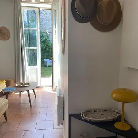 Loft De Charme Avec Jardin Prive Et Parking, A 5 Min Du Vieux-bassin Apartman