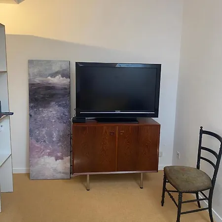 Loft De Charme Avec Jardin Prive Et Parking, A 5 Min Du Vieux-bassin Apartman