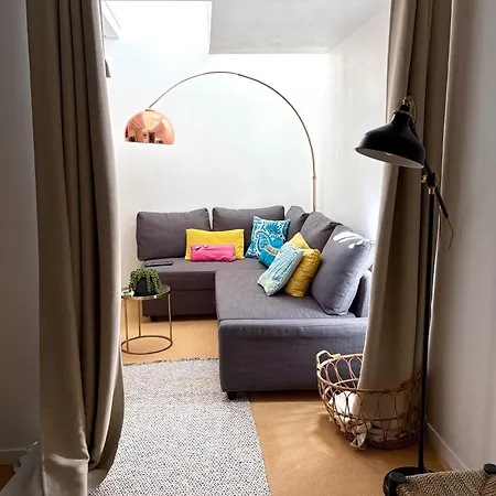 Loft De Charme Avec Jardin Prive Et Parking, A 5 Min Du Vieux-bassin